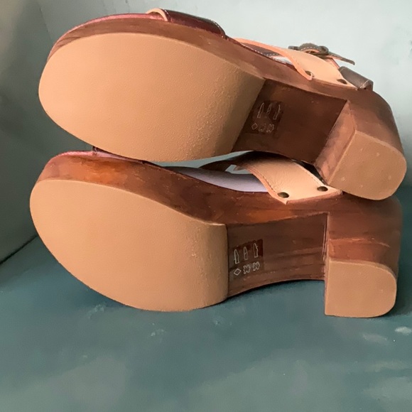 Bedstu Sophie Platform Sandals - Picture 7 of 7